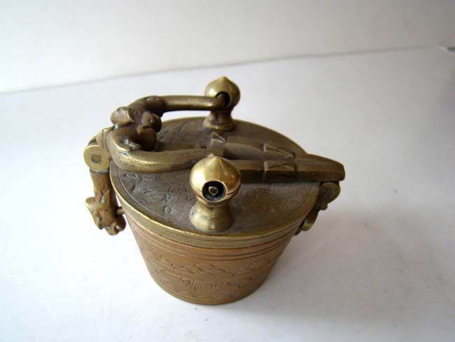 A brass Nest of Weights in the 18th century style. — image 2